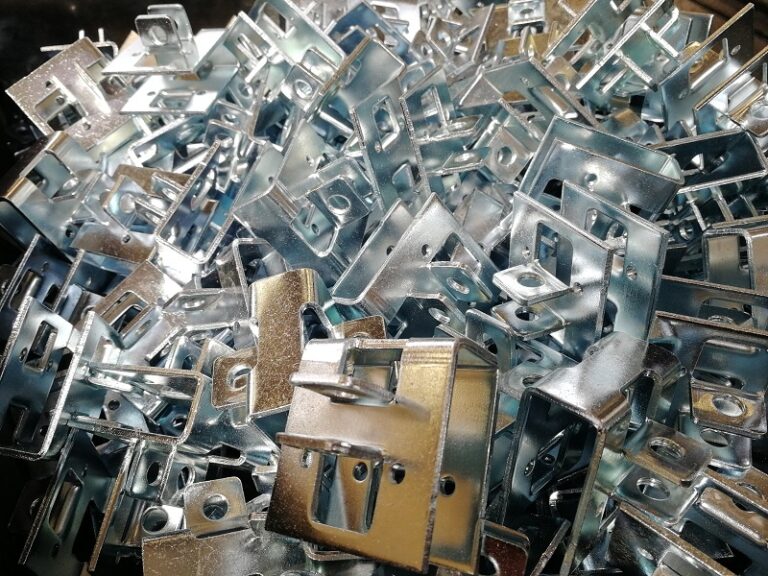 foto pezzi zincati FARAM